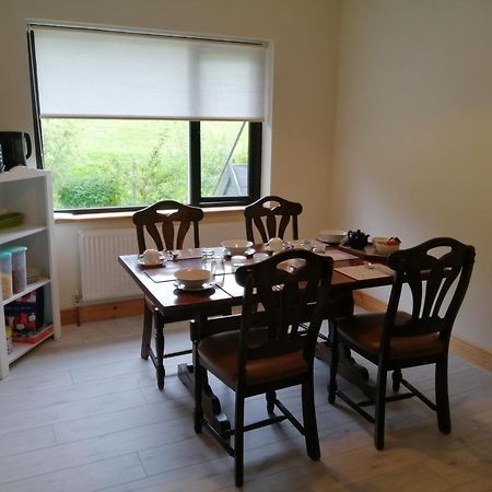 Bed and Breakfast Great Lawn Kinisi 16K From The Town Centre V93 Hv56 à Laune Bridge Extérieur photo